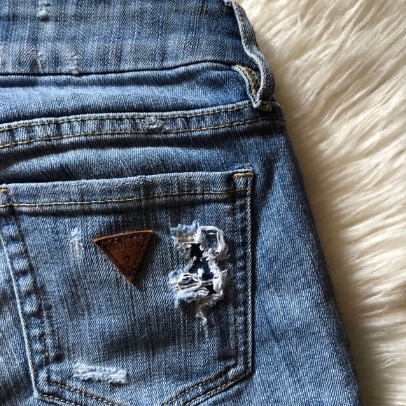 GUESS distressed straight leg jeans - Picture 3 of 4